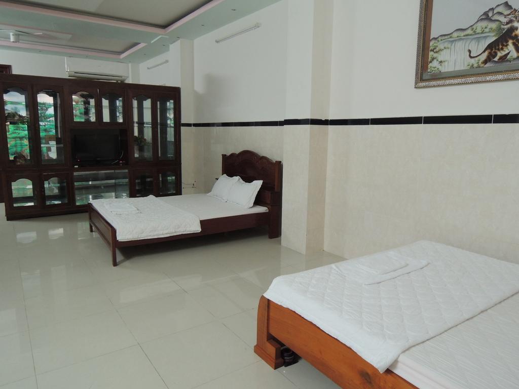 Hung Hieu Hotel Mỹ Tho Chambre photo