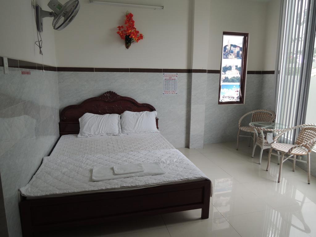 Hung Hieu Hotel Mỹ Tho Chambre photo