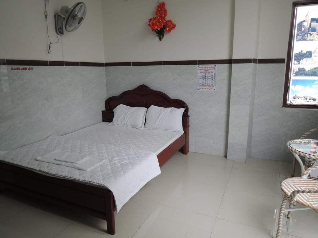 Hung Hieu Hotel Mỹ Tho Chambre photo